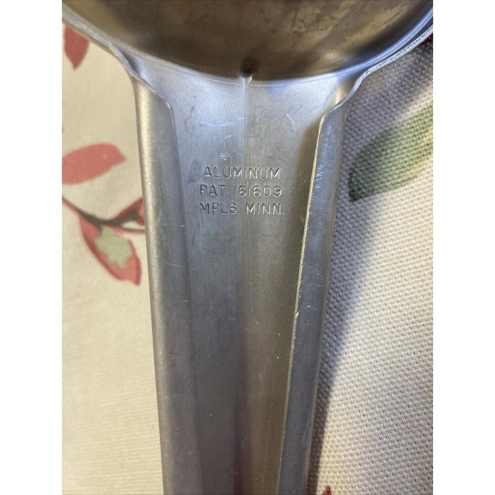 Vintage Foley Handheld Aluminum Juicer Squeezer Fruit Lemons Oranges 161609